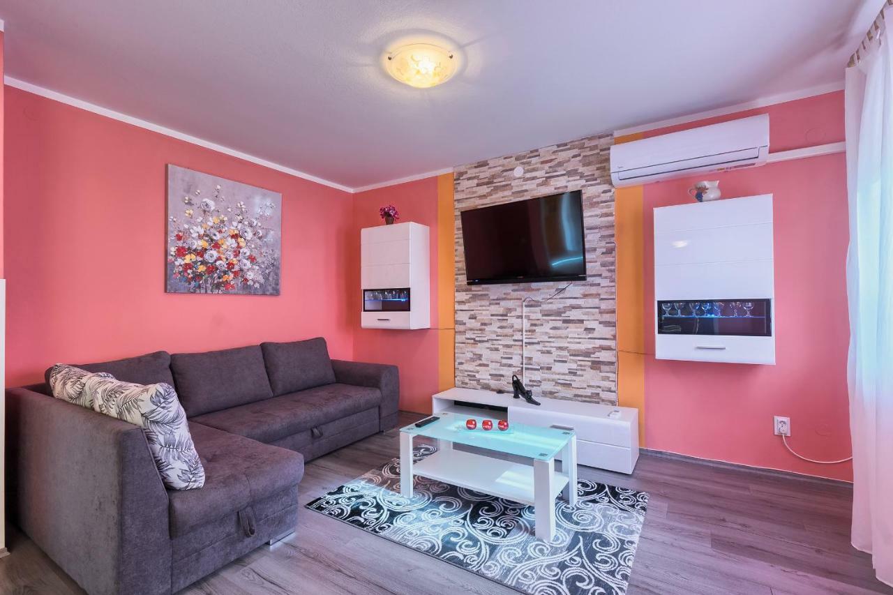 Apartman Modry 普拉 外观 照片